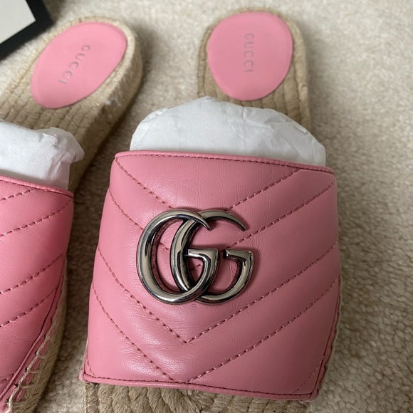SOLD **BRAND NEW GUCCI SANDALS** - Picture 7 of 15